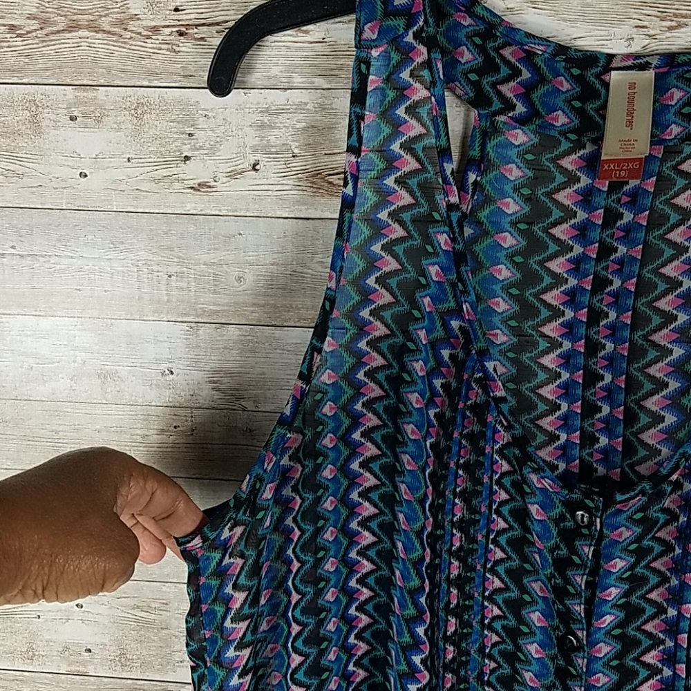 No Boundaries, Multi colored yoke neck top, 2XL - Picture 5 of 8
